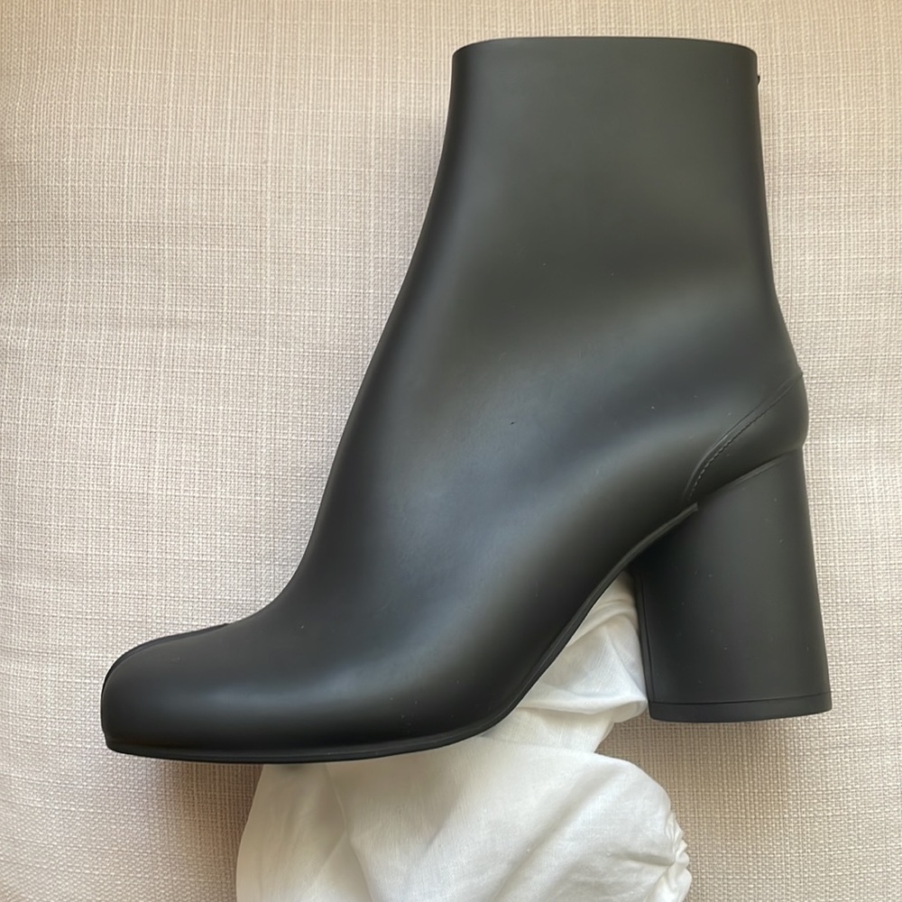 Margiela Tabis size 39